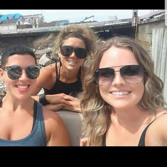 Meet your Posher, Janelle - Picture 1 of 1